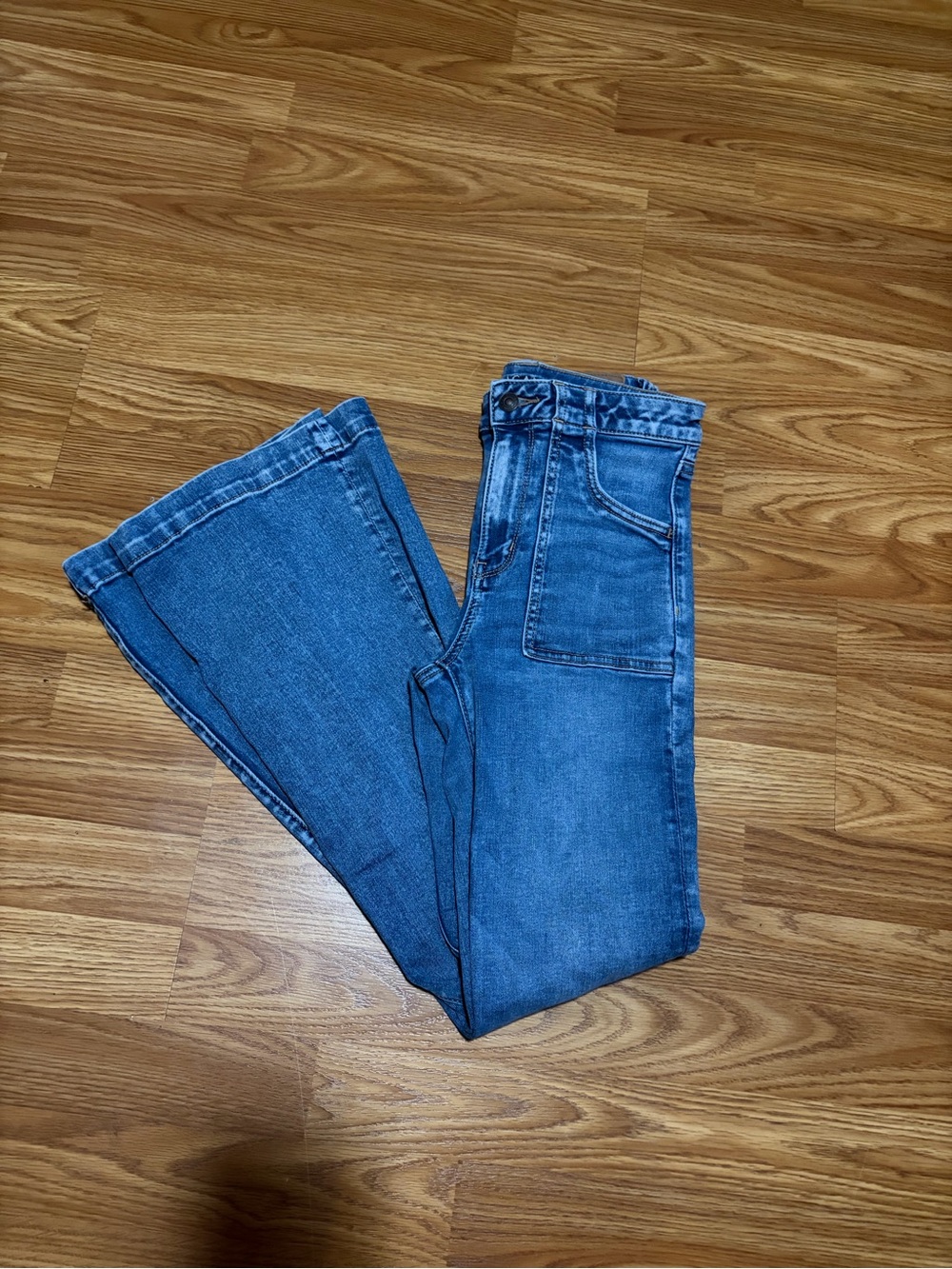 American Eagle Super High Rise Flare Jeans Size 4